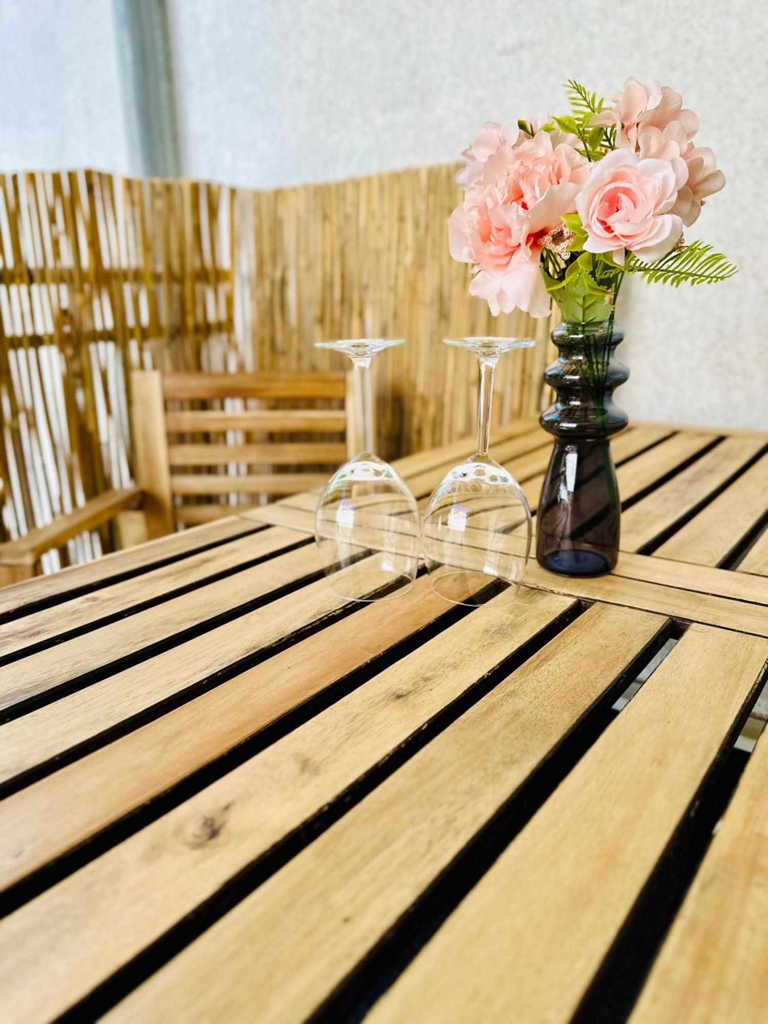 Studio Apartment In Stoetteritz With Balcony - Great Public Transport Links To The City Leipzig Exterior foto