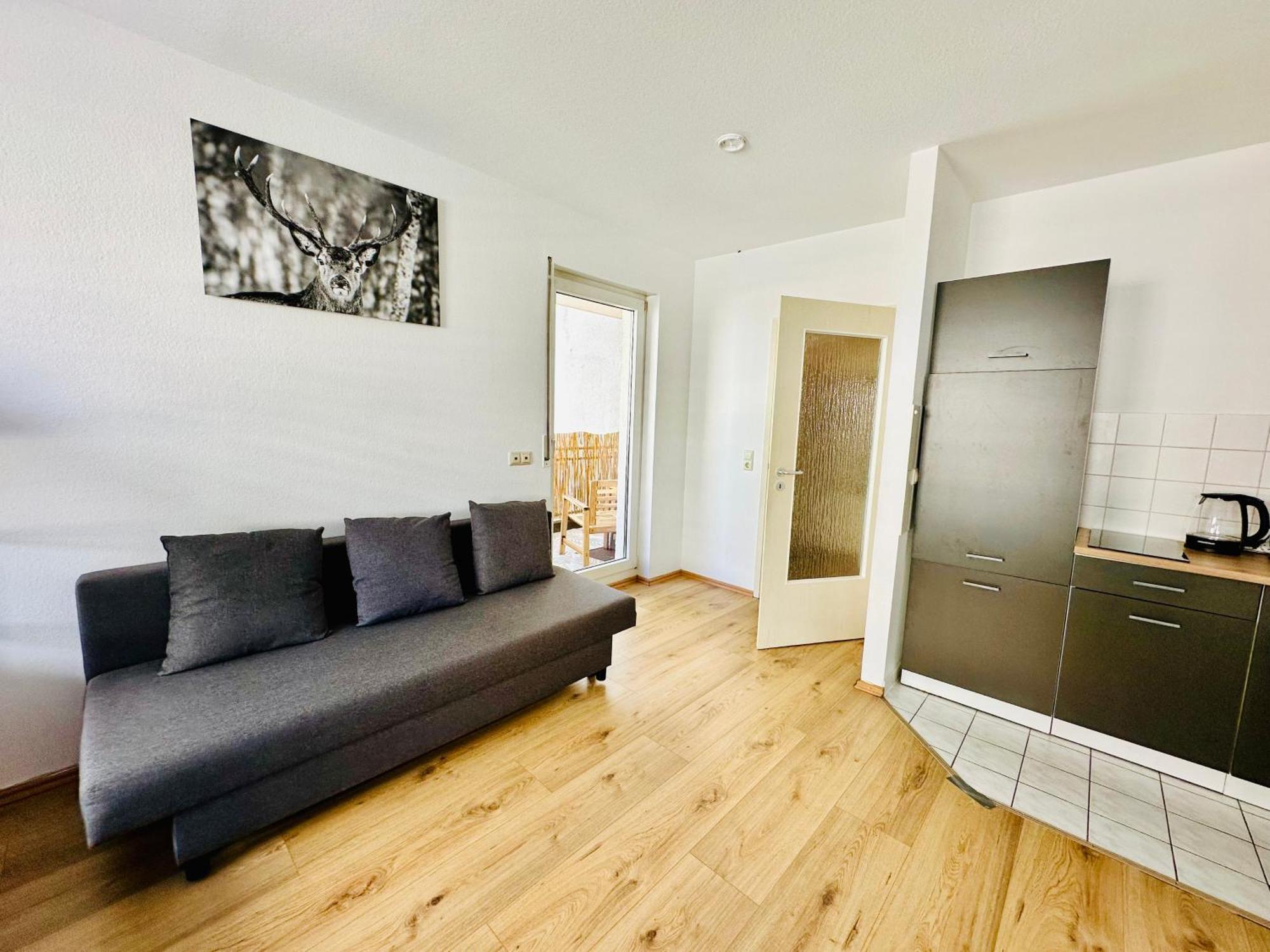 Studio Apartment In Stoetteritz With Balcony - Great Public Transport Links To The City Leipzig Exterior foto