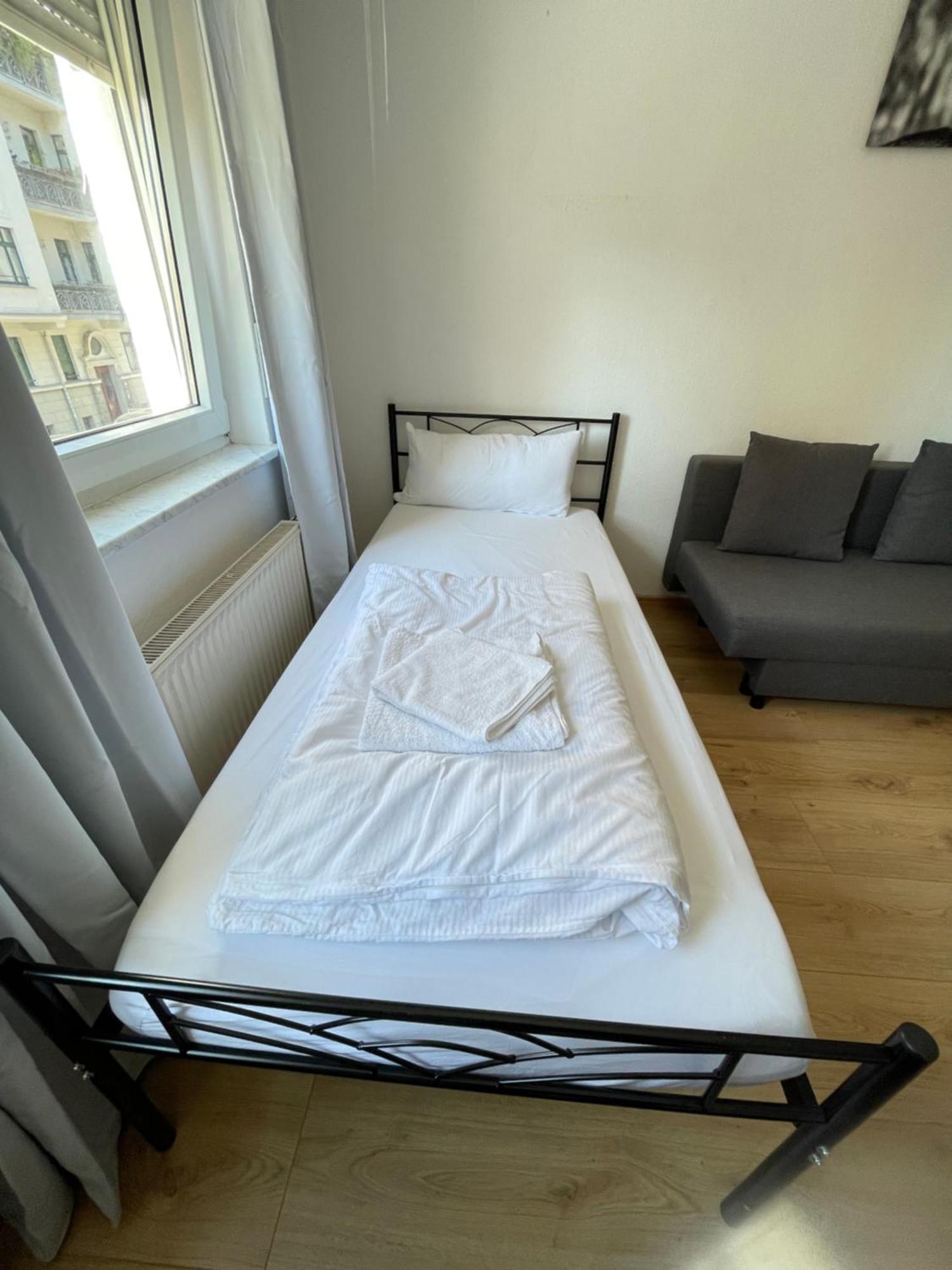Studio Apartment In Stoetteritz With Balcony - Great Public Transport Links To The City Leipzig Exterior foto